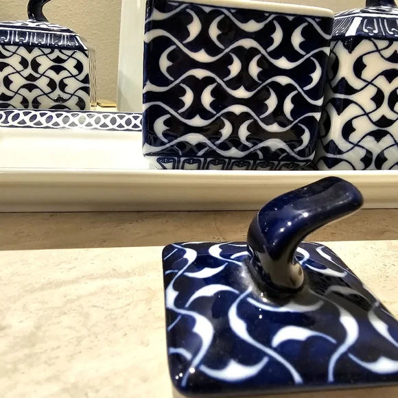 Bombay Blue and White Ceramic Condiment Canister Set W Tray - Picture 6 of 9